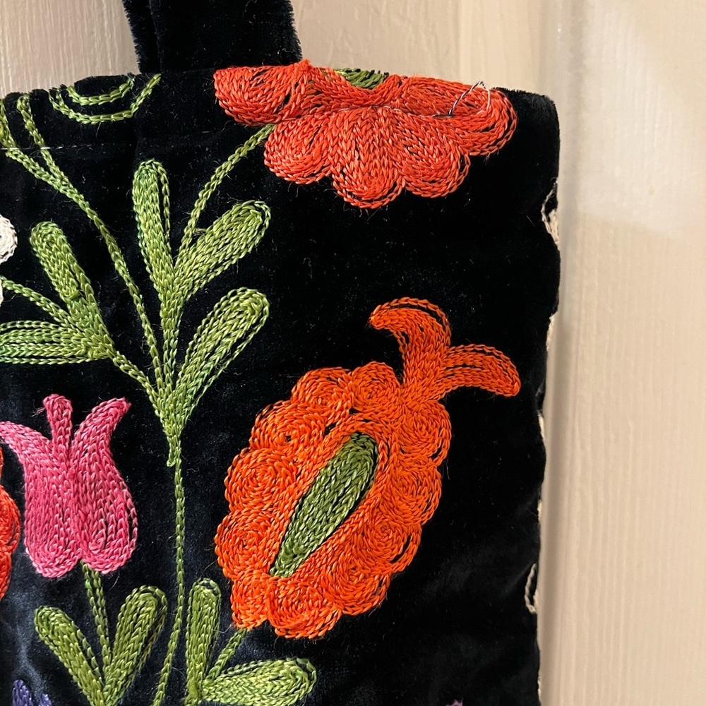 Vintage velvet Black Floral Embroidered Tote Bag - Colorful Flower Design - Picture 7 of 14